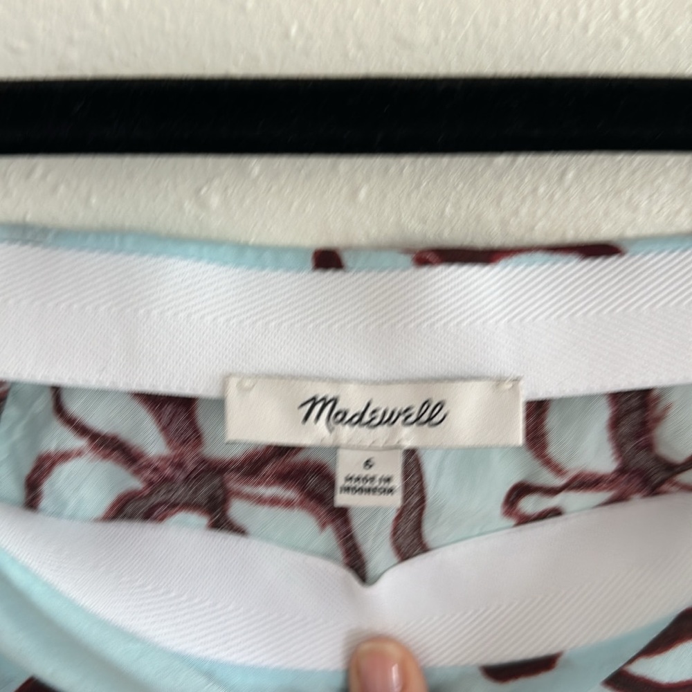Madewell Layton Midi Skirt with right side slit. - Picture 3 of 3